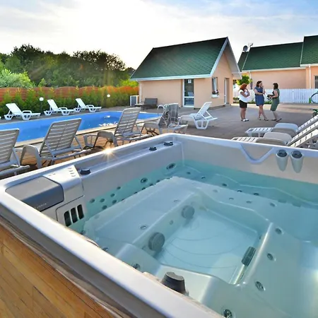 By Jamno With Pool Дом отдыха