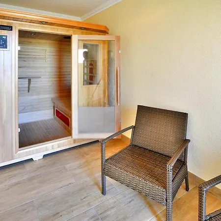 By Jamno With Pool Дом отдыха Osieki (Koszalin)