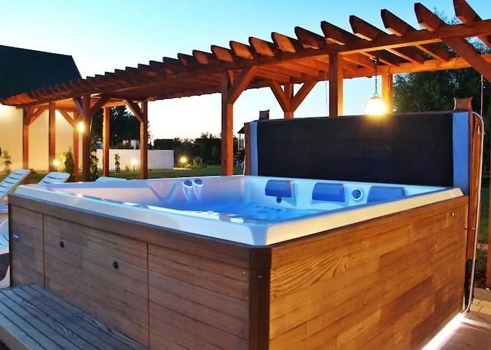 Σπίτι διακοπών Comfortable Holiday Homes, Pool, Sauna, Jacuzzi